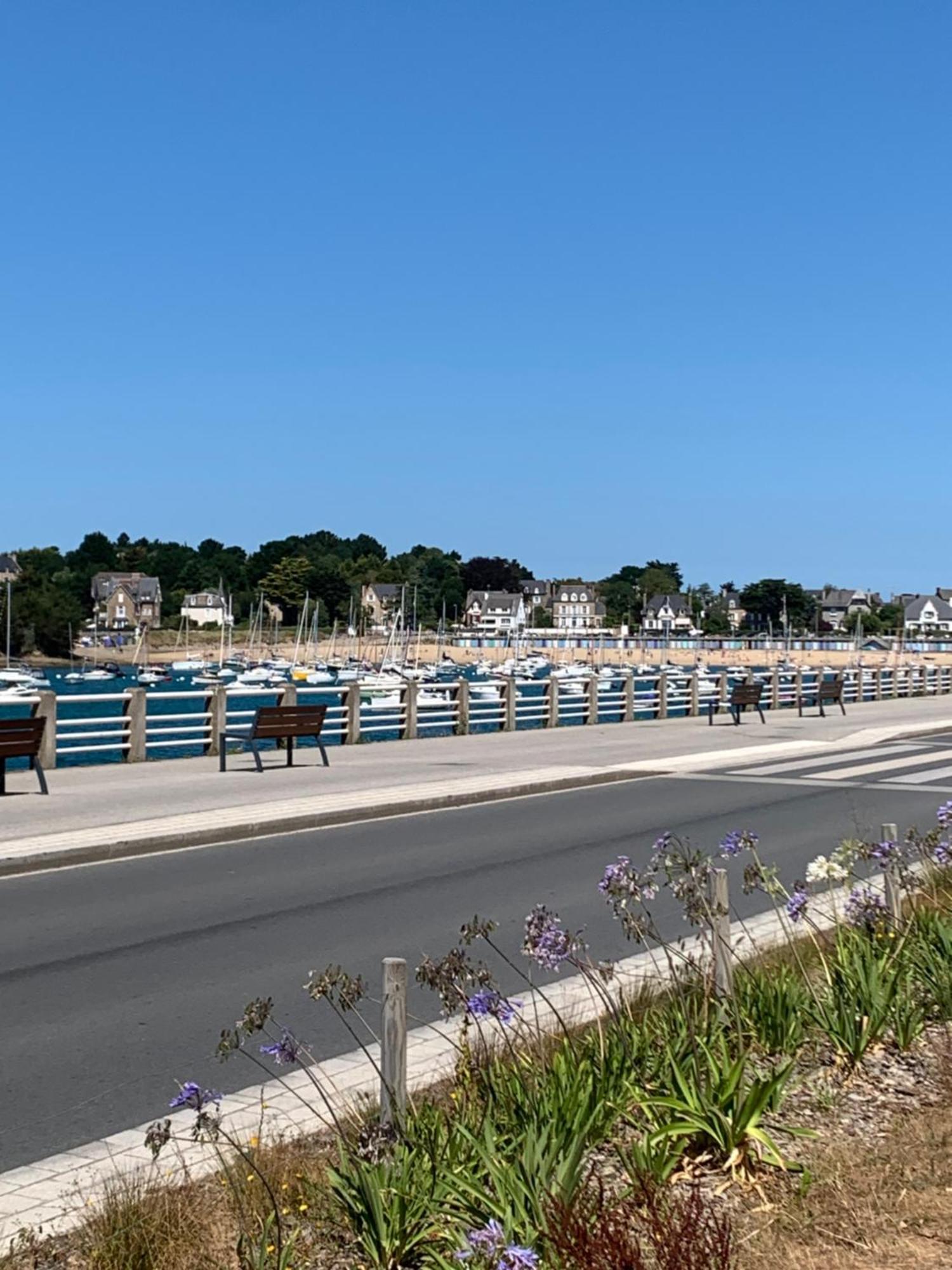 Magnifique Bas De Villa Deux Chambres Situe Pres Des Plages Et Du Golf Saint-Briac-sur-Mer Bagian luar foto